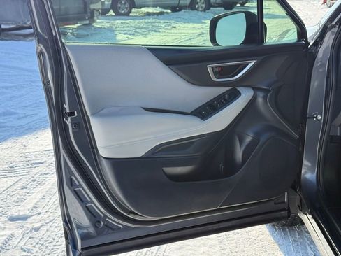 Used 2023 Subaru Forester Base image 13