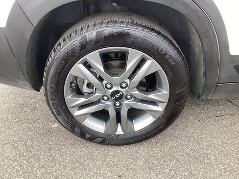 Used 2023 Kia Seltos S image 8
