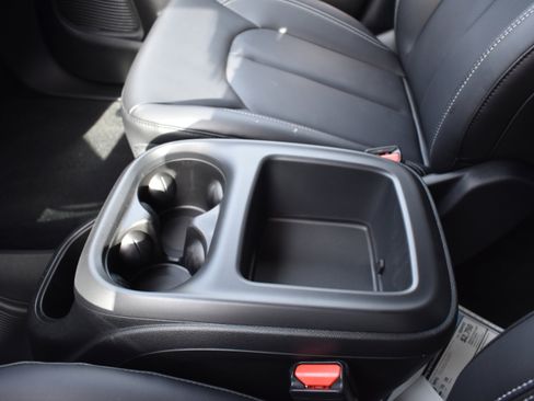 New 2026 Chrysler Pacifica Select image 23