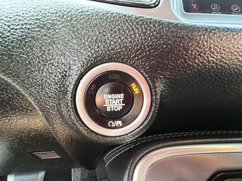 Used 2019 Dodge Challenger SXT w/ Driver Convenience Group RWD image 31