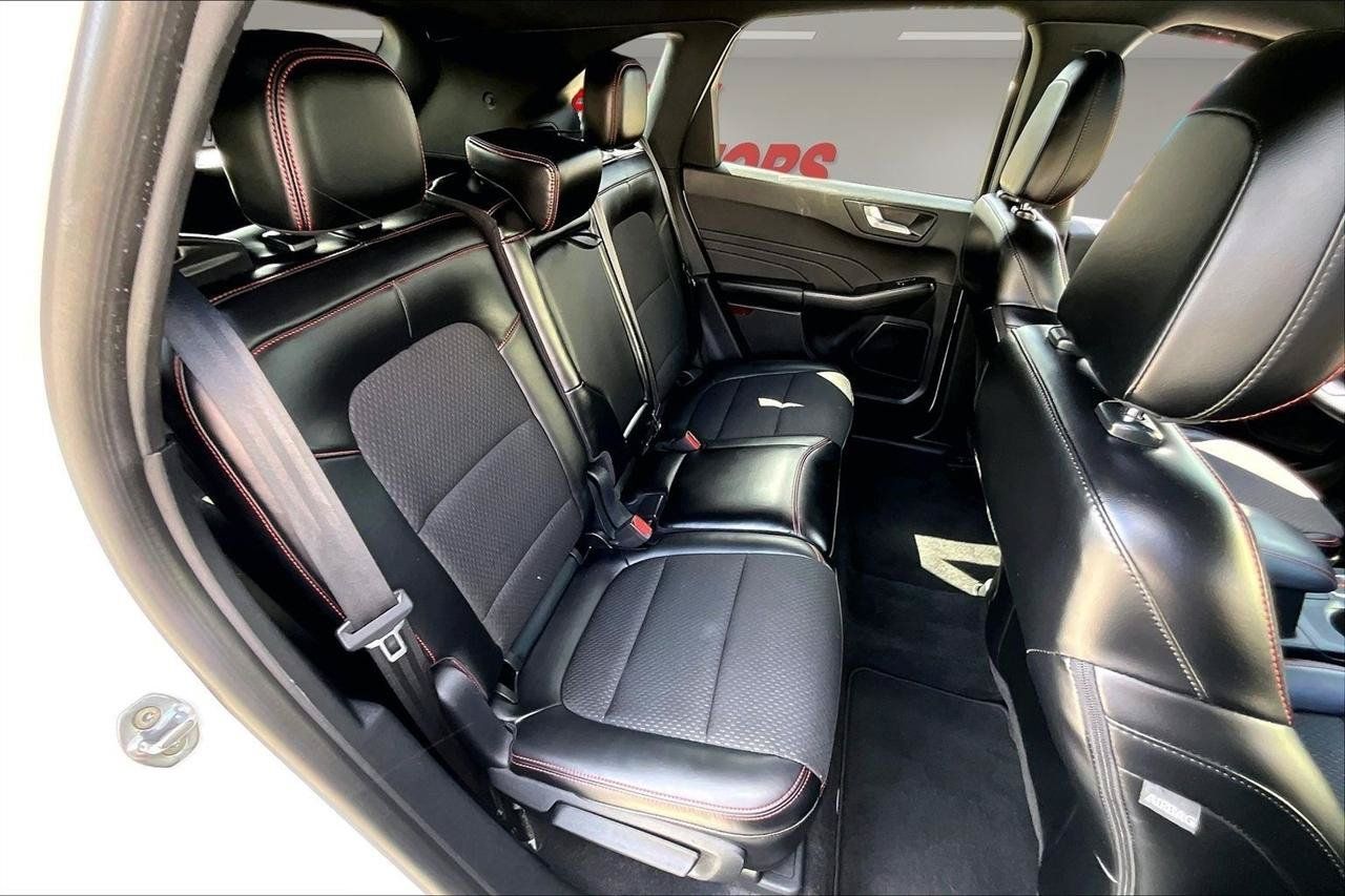 Used 2024 Ford Escape ST-Line Select AWD/4WD image 27