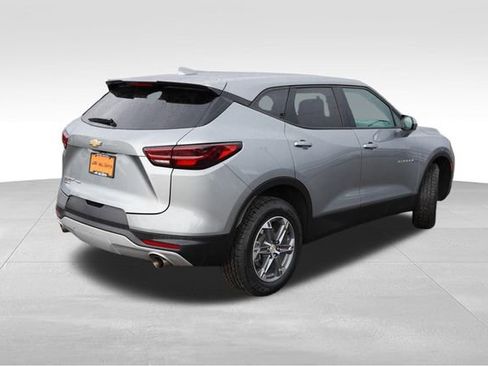 Used 2025 Chevrolet Blazer LT AWD/4WD image 5