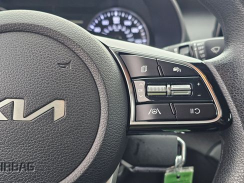 Used 2024 Kia Forte LXS image 29