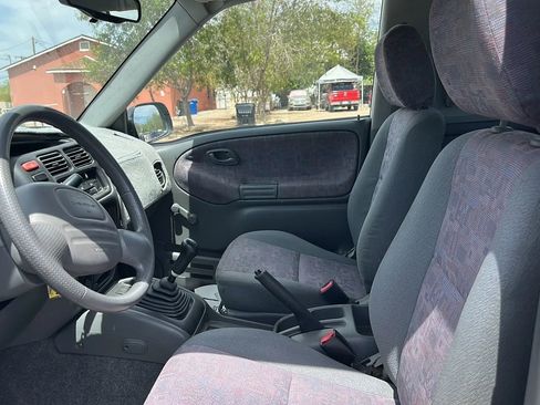 Used 1999 Chevrolet Tracker 2WD Convertible image 26