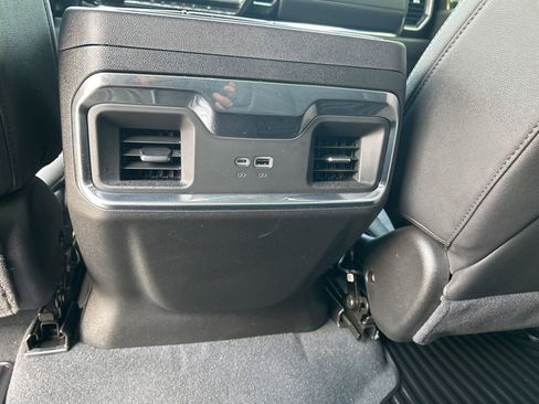 Used 2025 Chevrolet Silverado 2500 LTZ w/ LTZ Convenience Package AWD/4WD image 29