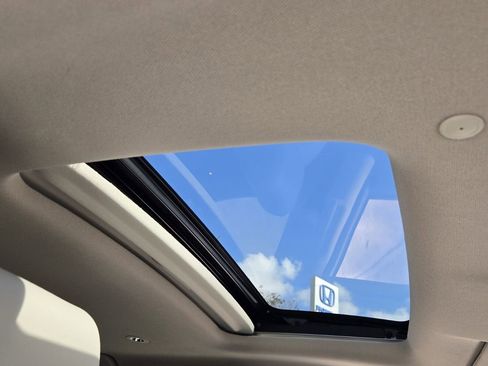 Certified 2024 Honda HR-V EX-L image 19