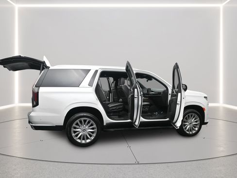 Used 2022 Cadillac Escalade Premium Luxury AWD/4WD image 14