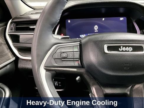 Used 2023 Jeep Grand Cherokee Limited w/ Luxury Tech Group II AWD/4WD image 15