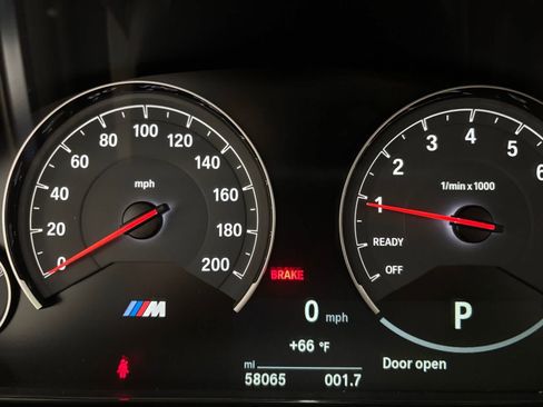 Used 2016 BMW M4 Convertible RWD image 18