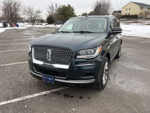 Used 2022 Lincoln Navigator Reserve image 4