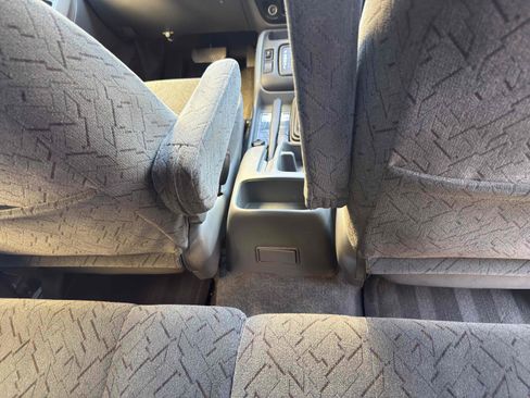 Used 2003 Chevrolet Tracker ZR2 image 75