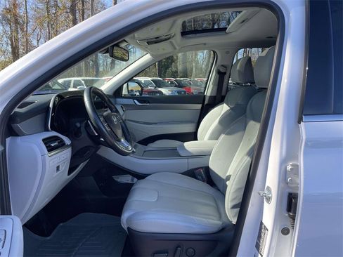 Used 2020 Hyundai Palisade SEL w/ Premium Package image 17