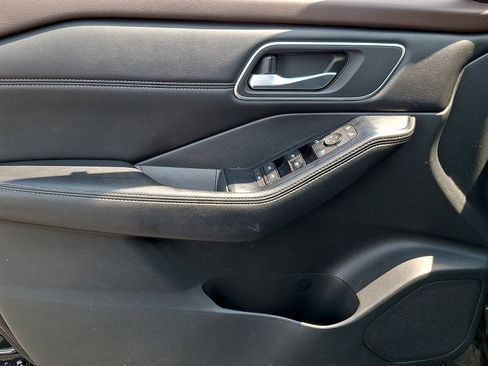 Used 2021 Nissan Rogue SV w/ Premium Package FWD image 12