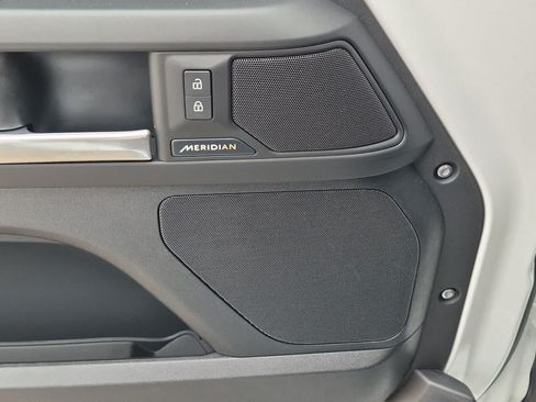 New 2026 Land Rover Defender 110 S AWD/4WD image 31