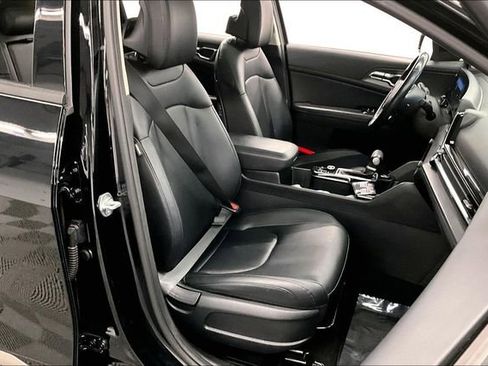 Used 2024 Kia Sportage SX image 7