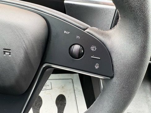 Used 2021 Tesla Model S Plaid image 26