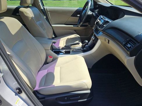 Used 2015 Honda Accord Touring image 15