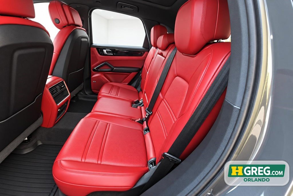 Used 2021 Porsche Cayenne AWD/4WD image 10