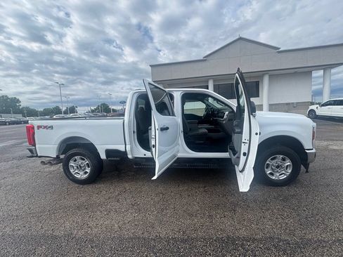 Used 2025 Ford F250 XLT w/ FX4 Off-Road Package AWD/4WD image 8