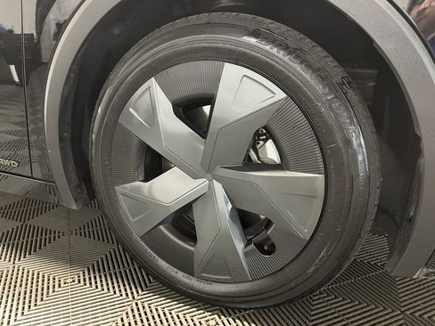 Used 2025 Toyota Prius LE image 3