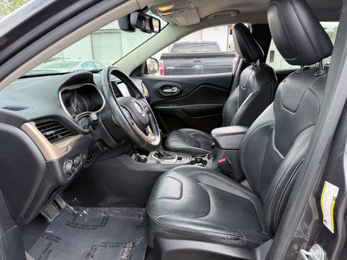 Used 2016 Jeep Cherokee Limited w/ Luxury Group image 2