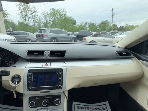 Used 2010 Volkswagen CC Sport FWD image 17
