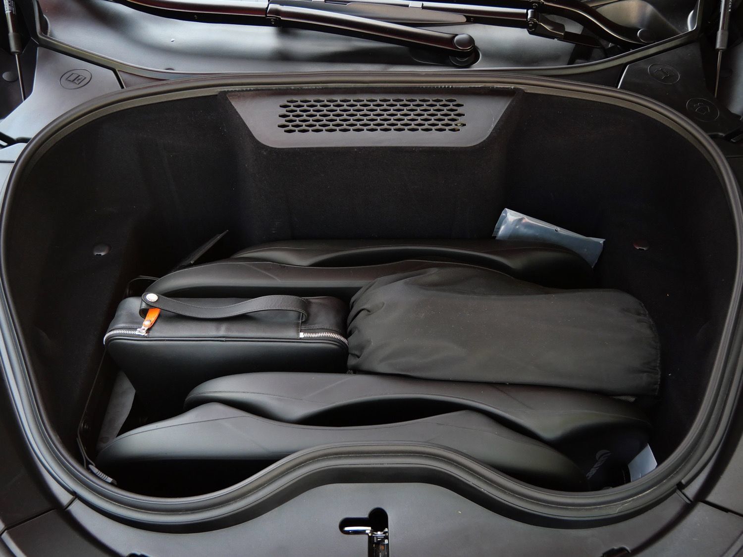 Used 2023 McLaren GT RWD image 24