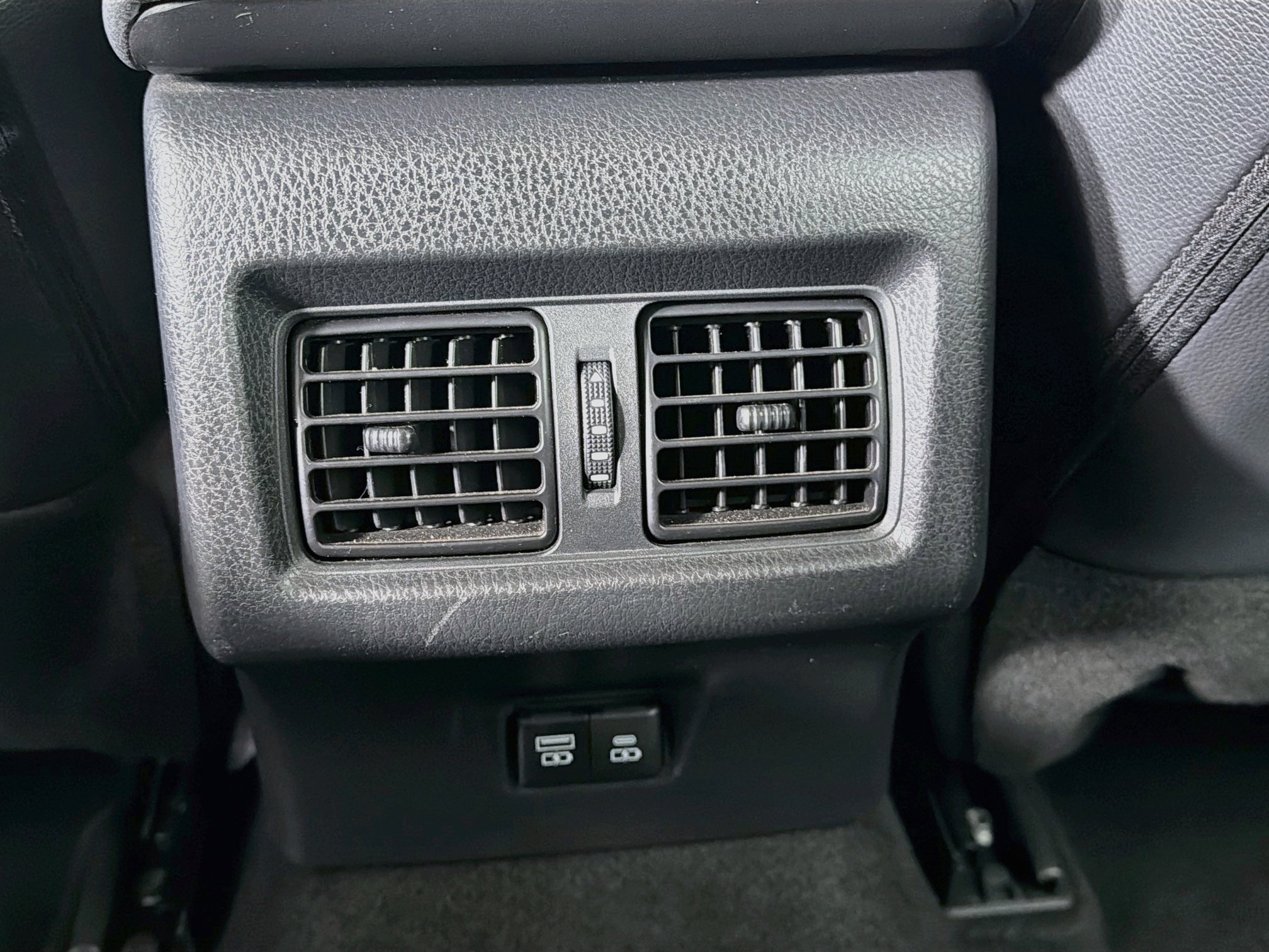 Used 2025 Toyota Camry SE FWD image 26
