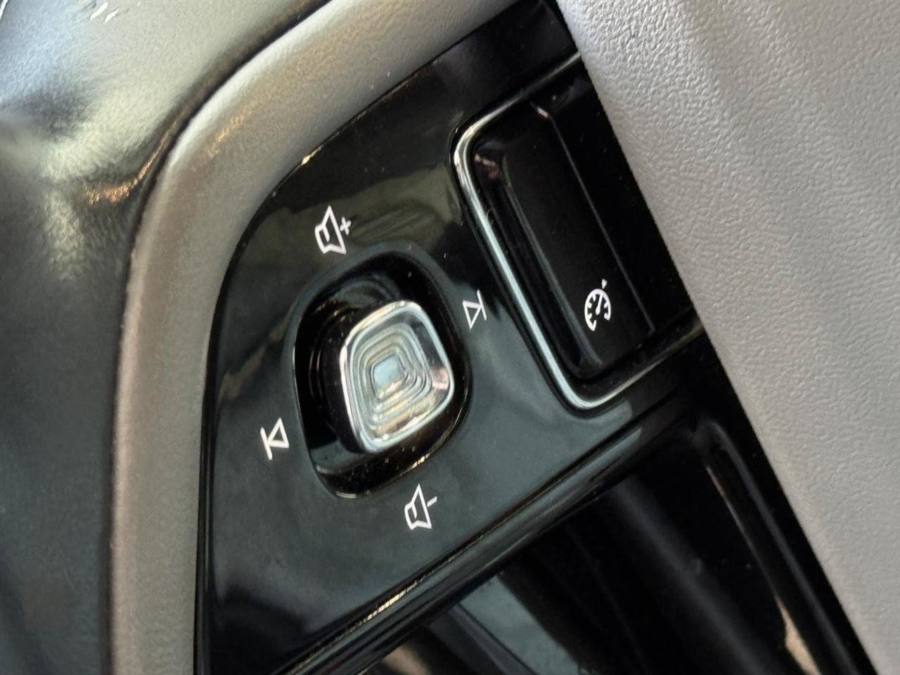 Used 2021 Lincoln Corsair AWD w/ Towing Package I image 12