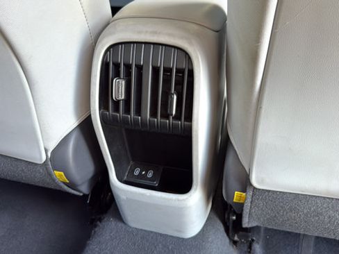 Used 2024 Hyundai Kona SEL AWD/4WD image 29