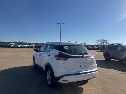 Used 2022 Nissan Kicks S image 14