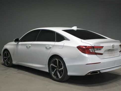 Used 2019 Honda Accord Sport image 3