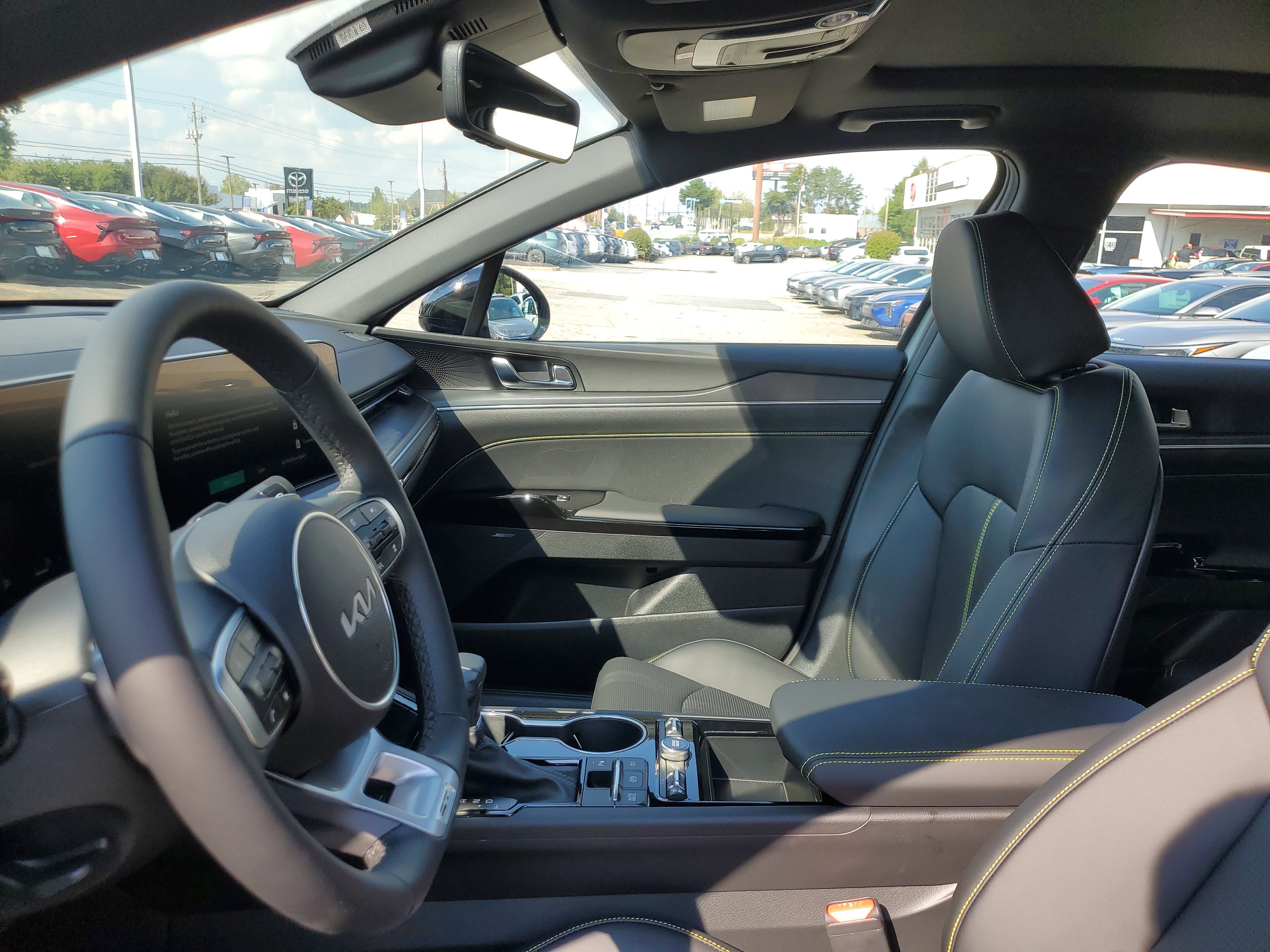 New 2027 Kia K5 GT w/ GT1 Package FWD image 17