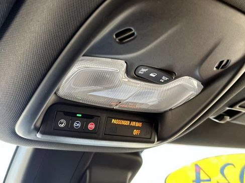 Used 2024 Chevrolet TrailBlazer RS FWD image 30