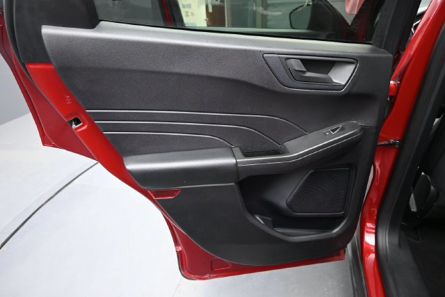 Used 2022 Ford Escape SE w/ SE Sport Appearance Package FWD image 16