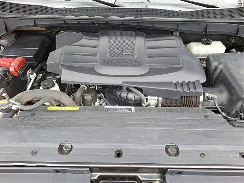 Used 2021 Nissan Titan SV w/ SV Convenience Package image 29