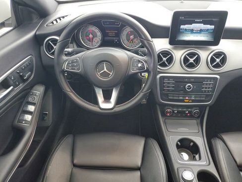Used 2016 Mercedes-Benz CLA 250 image 16