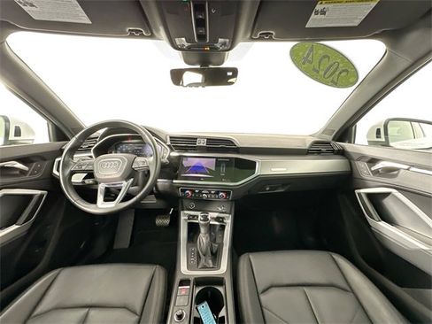 Used 2024 Audi Q3 2.0T Premium image 3