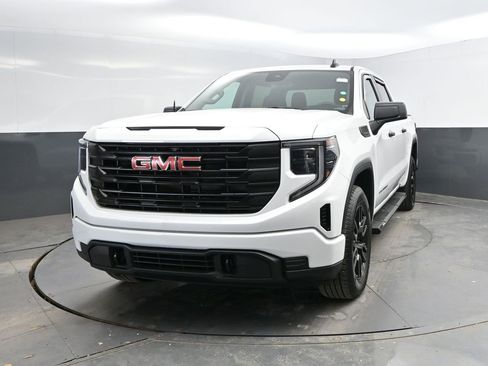 Used 2023 GMC Sierra 1500 Pro w/ Graphite Edition image 5