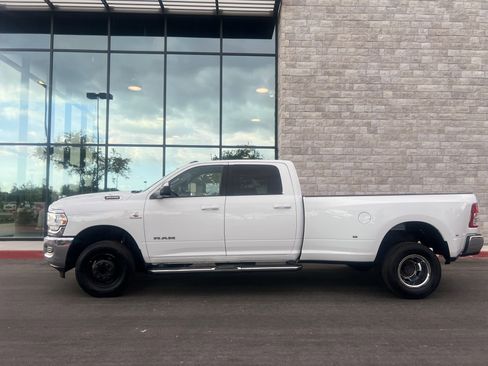 Used 2022 RAM 3500 Big Horn AWD/4WD image 3