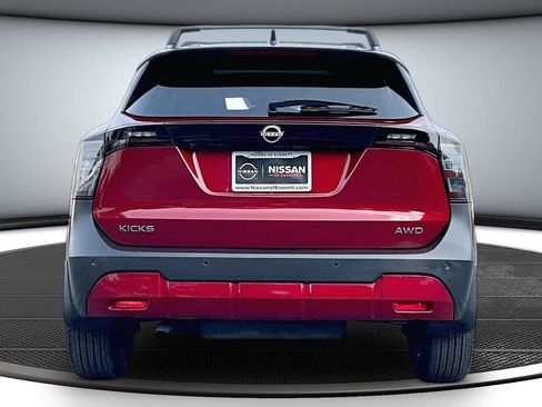 Used 2025 Nissan Kicks SV w/ SV Premium Package AWD/4WD image 6