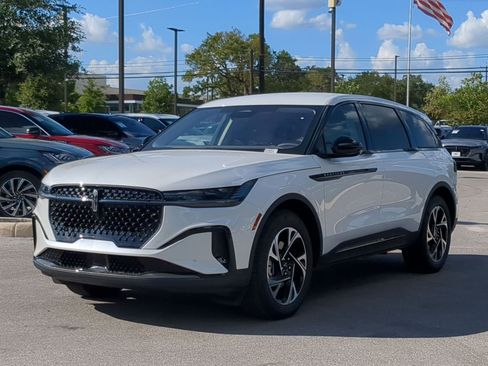 New 2025 Lincoln Nautilus Premier w/ Jet Appearance Package image 7