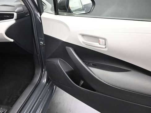 Used 2025 Toyota Corolla LE FWD image 25