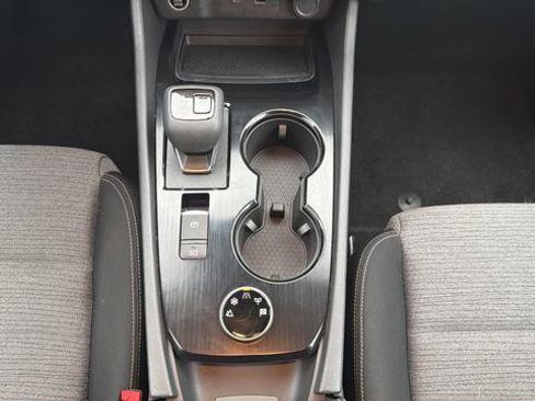 Used 2023 Nissan Rogue SV image 39