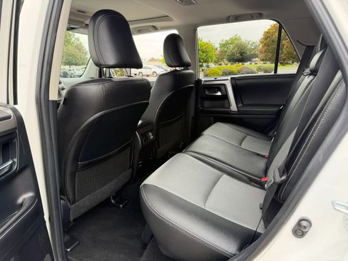 Used 2015 Toyota 4Runner SR5 Premium RWD image 13