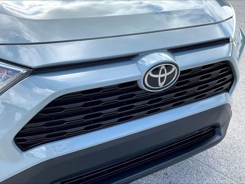 Used 2021 Toyota RAV4 XLE image 32