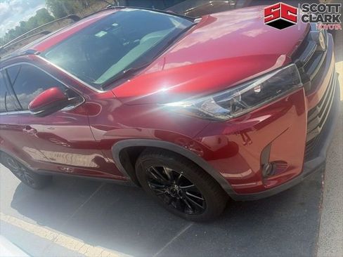 Used 2019 Toyota Highlander SE image 5