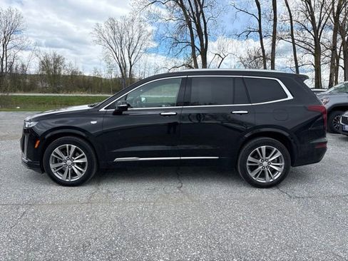 Used 2023 Cadillac XT6 Premium Luxury w/ Technology Package AWD/4WD image 2