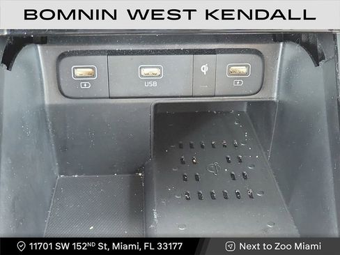 Used 2023 Kia Sorento SX image 23