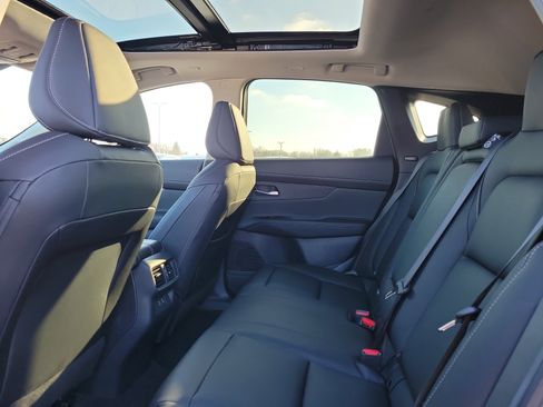 Certified 2025 Nissan Murano SL image 11